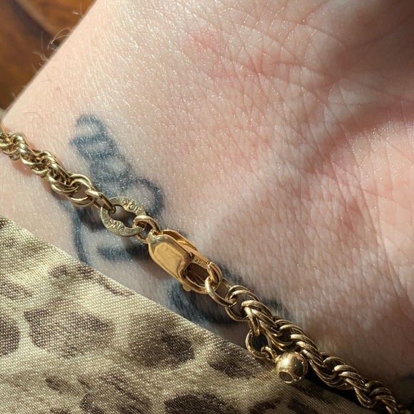 10K Solid Yellow Gold Twist Bracelet - Picture 4 of 6